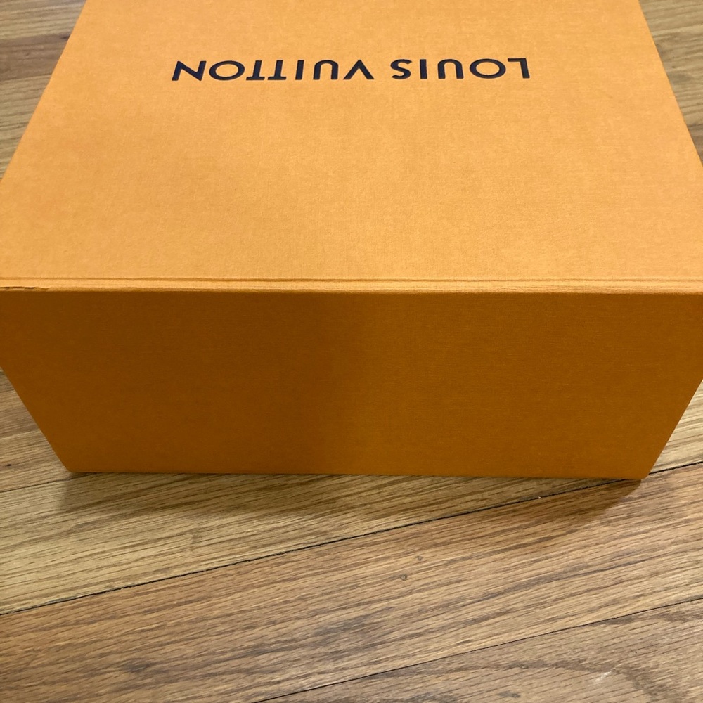 Louis Vuitton Authentic Box - Picture 4 of 8
